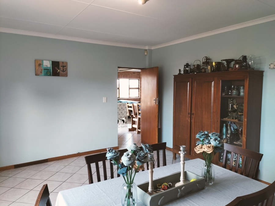6 Bedroom Property for Sale in Grootbrakhoogte Western Cape